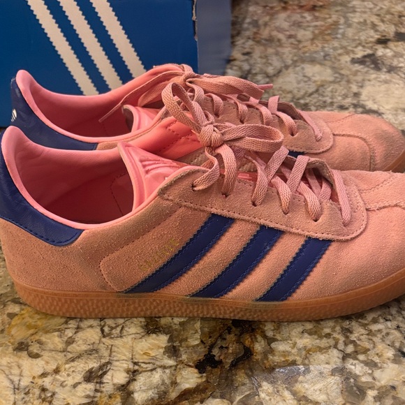 Adidas Gazelle Women's Pink and Navy Size 6 US - Picture 5 of 10